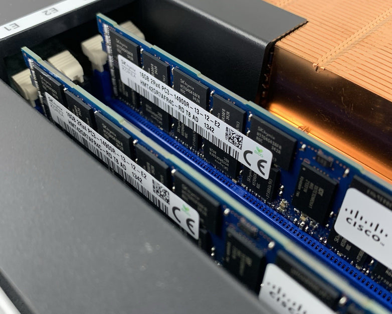 Cisco UCS C220 M3 1U Server 2x E5-2670 2.5 GHz 128 GB Ram No OS No HDD