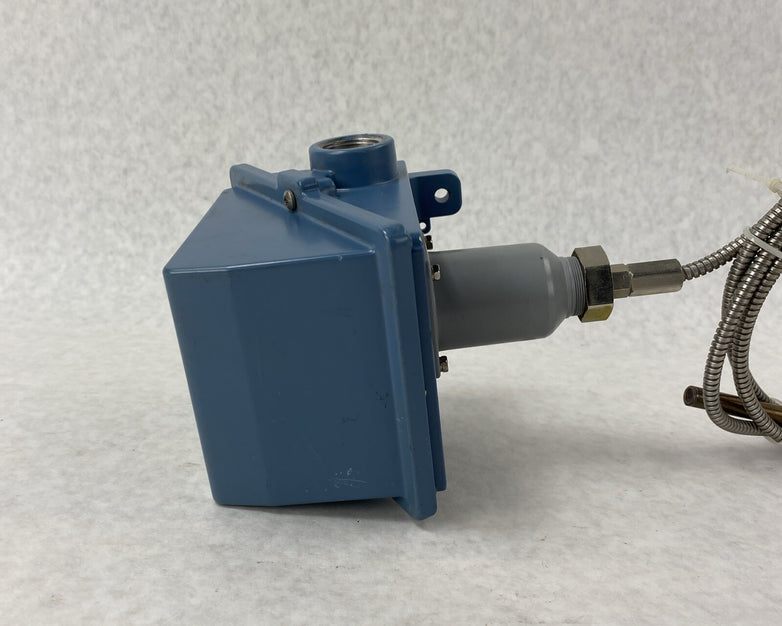 United Electric Controls F402-8BS 6S Temperature Control Unit 50-650F 15A 480VAC