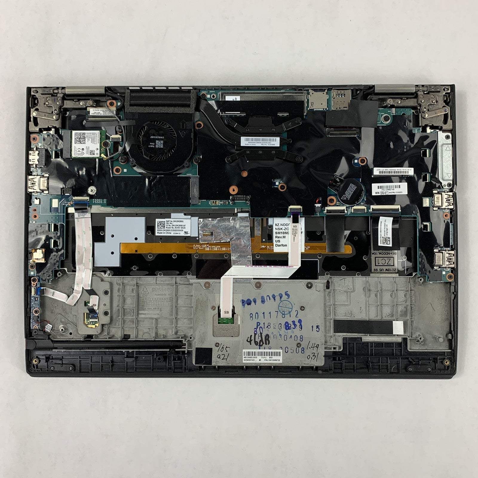 Lenovo X1 Yoga Gen 2 14" i5-7300U 2.6 GHz 8 GB Ram No OS No HDD No Batt No AC