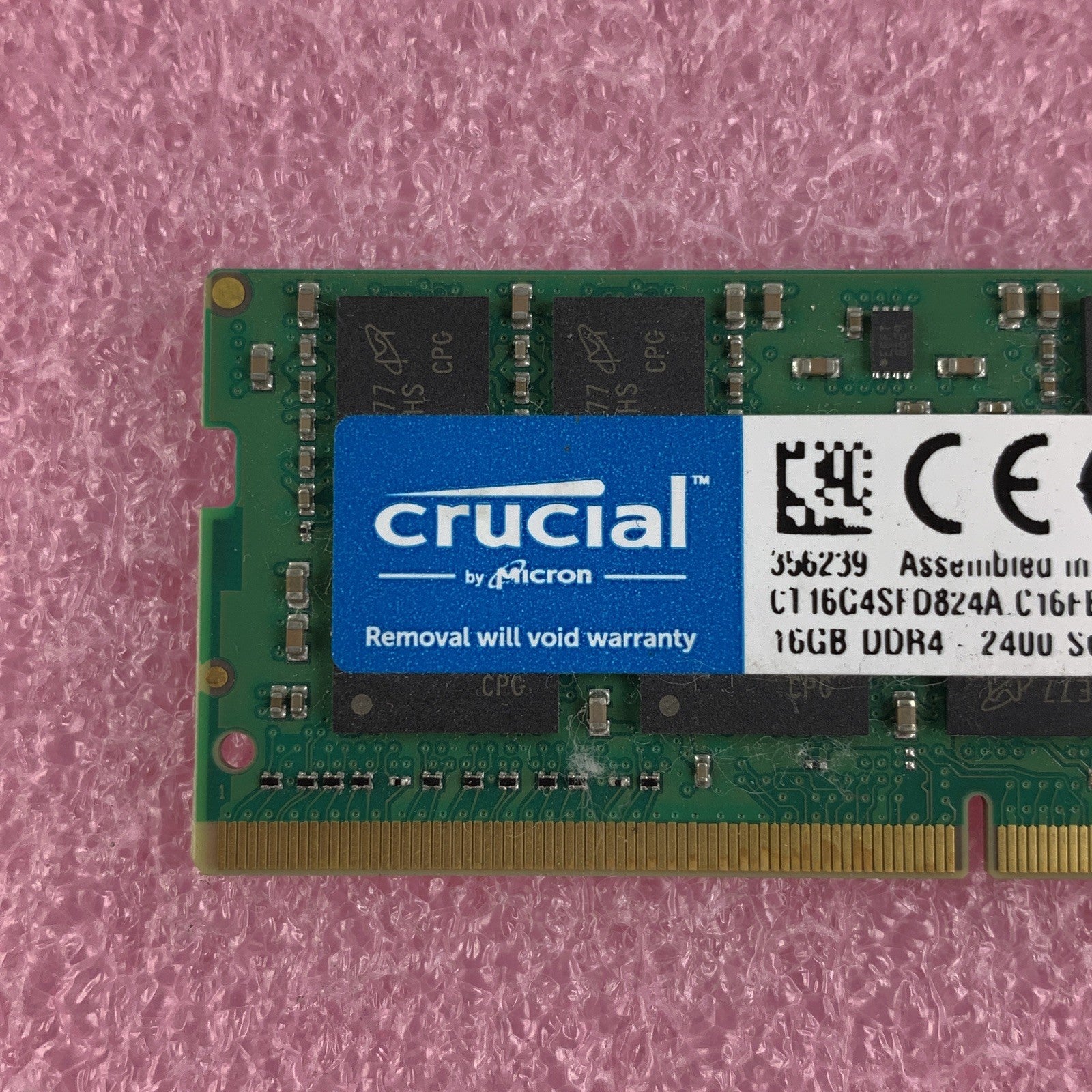 Crucial CT16G4SFD824A.C16FE 16 GB  DDR4 240MHz PC4-19200 Laptop Memory RAM