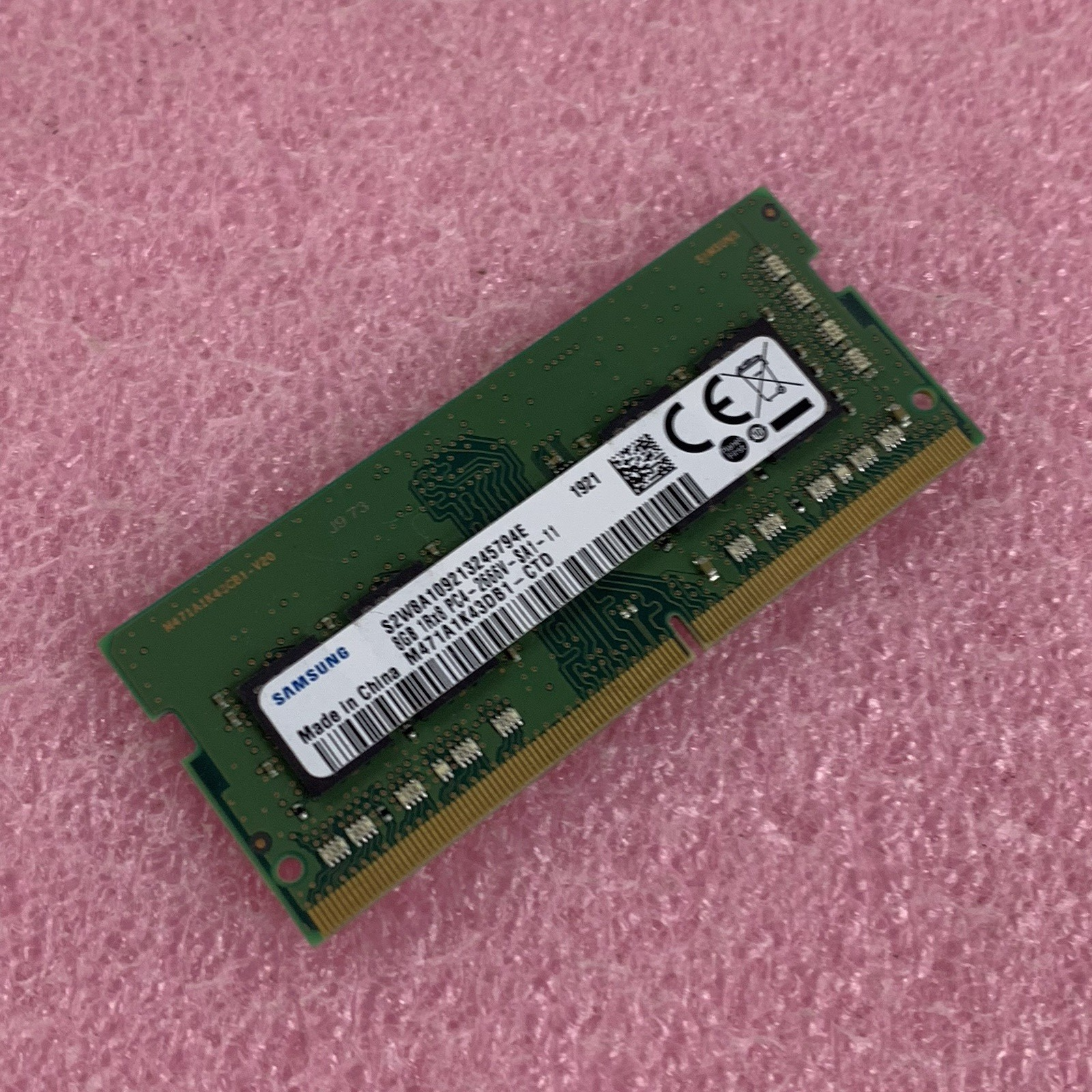 Samsung M471A1K43DB1-CTD  8 GB PC4-21300 DDR4-2666 Laptop Memory Ram0
