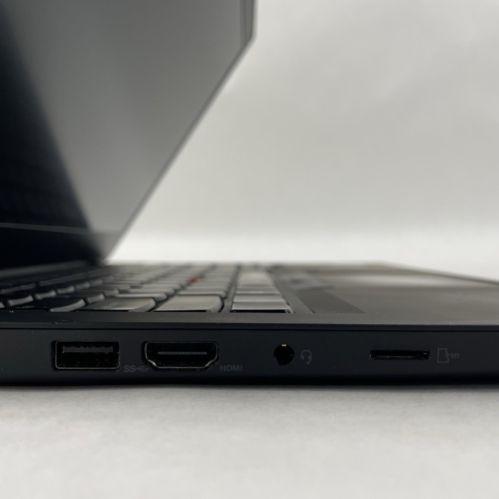 Lenovo ThinkPad T490 14" i5-8365U 1.60 GHz 8 GB RAM No SSD/OS/AC - Bad Hinge6