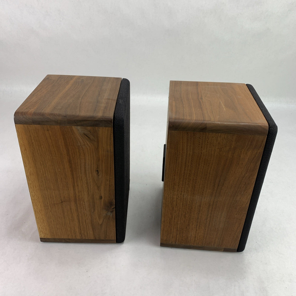 Vintage DLK Domus Acoustical Finch Walnut-Veneer Passive Bookshelf Speaker Set8