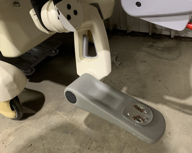 Stryker LD304 Birthing Bed Powers and Lifts Torso Hydraulic Stuck