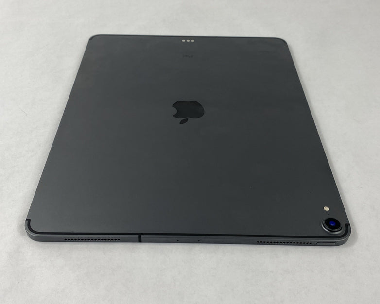 Apple iPad Pro 3rd Gen 12.9" A2014 64 GB Space Gray IOS 26.1
