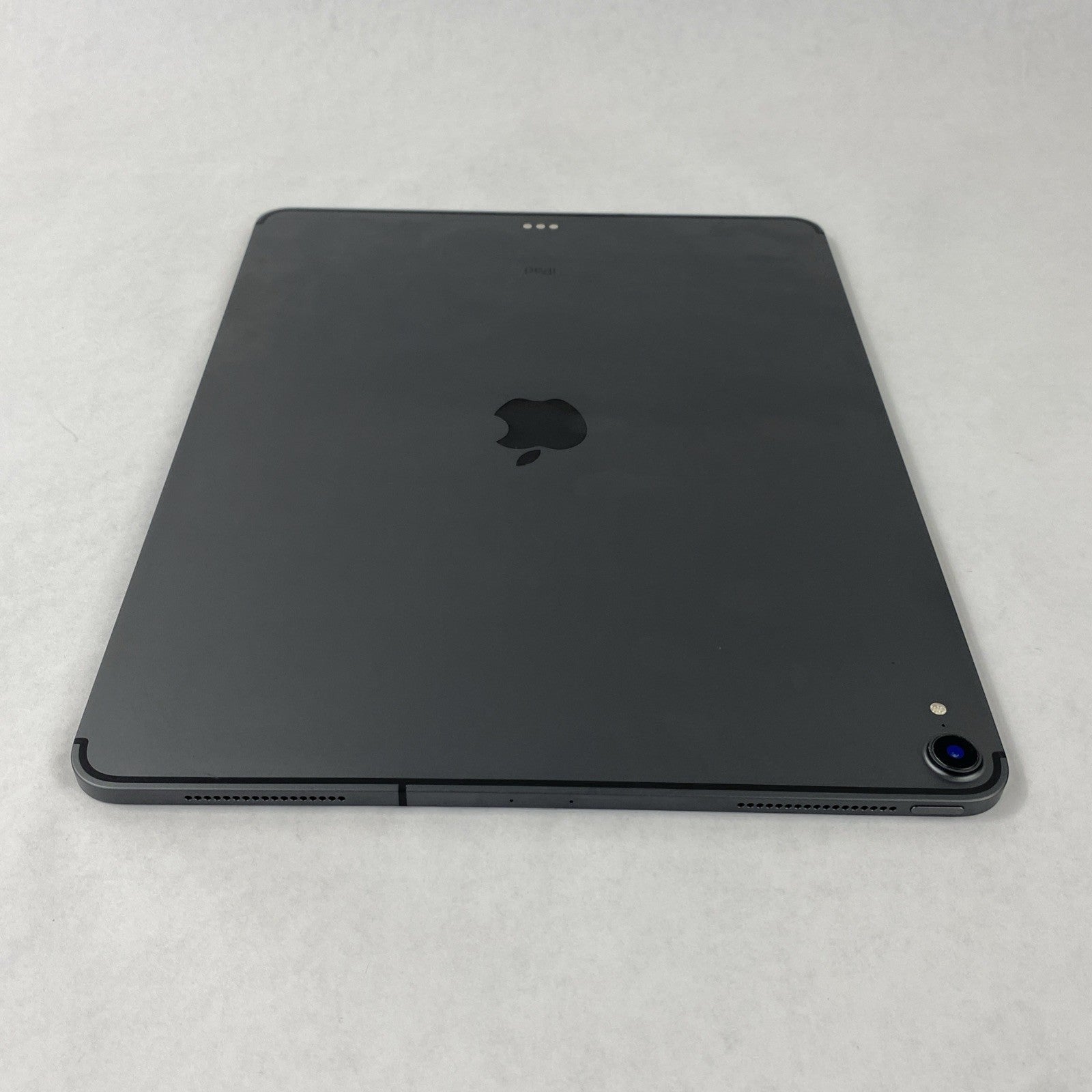 Apple iPad Pro 3rd Gen 12.9" A2014 64 GB Space Gray IOS 26.1