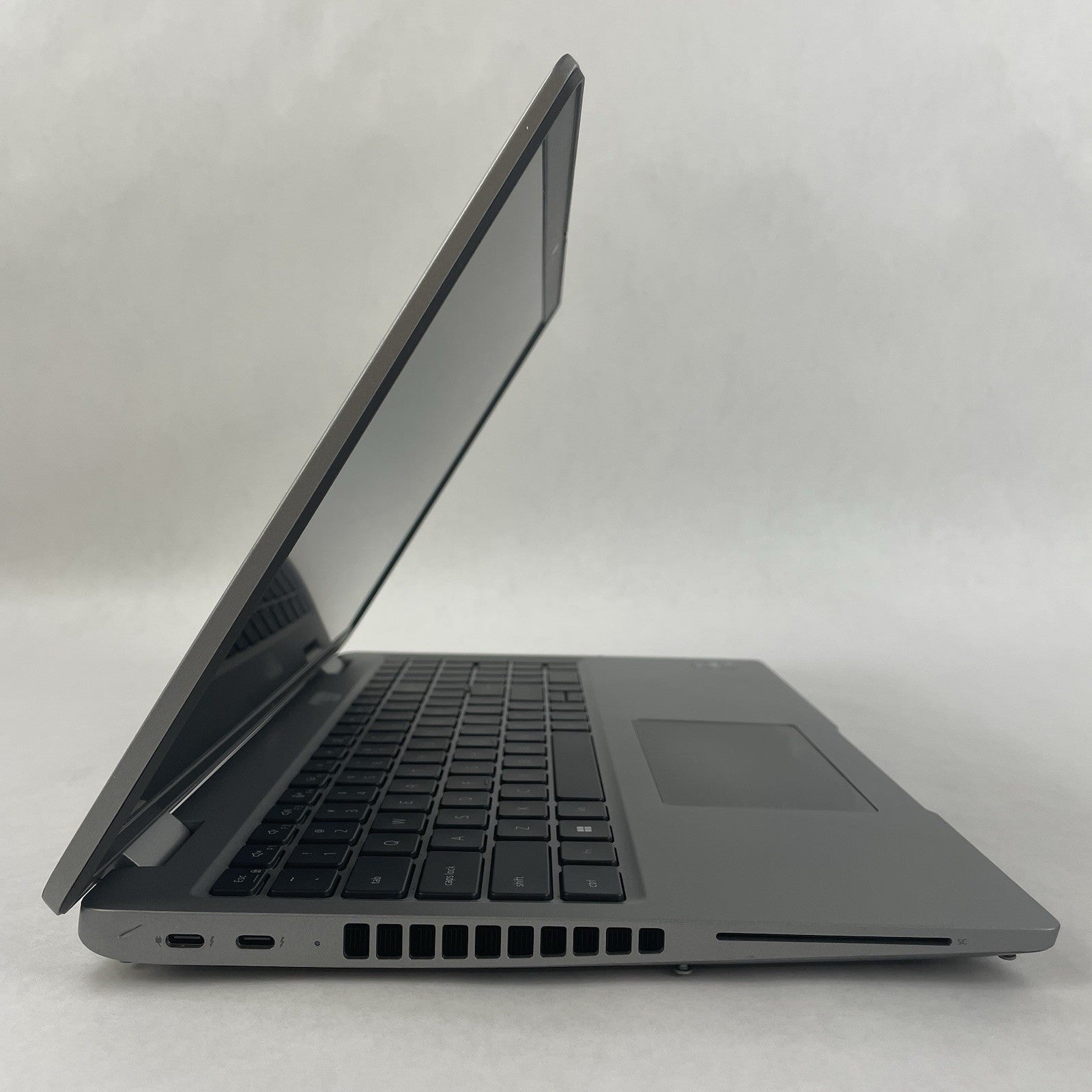 Dell Latitude 5540 15.6" i5-1345U 4.35 GHz 8 GB RAM No SSD/OS/AC - READ Residue5