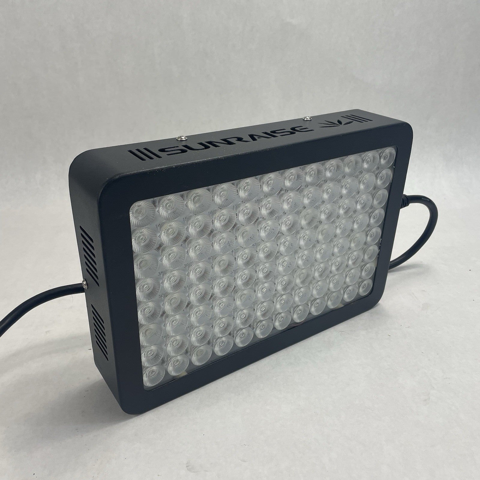 Sunraise 1000W LED Grow Light2