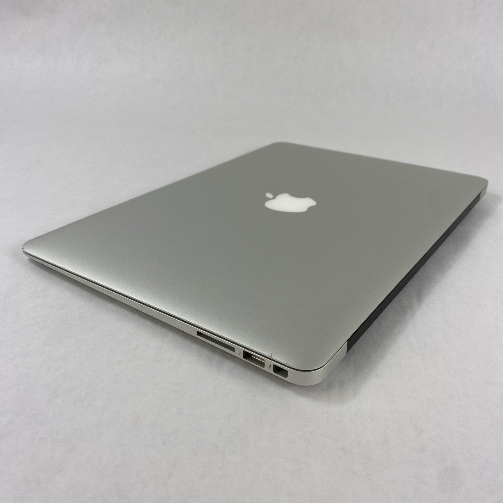 Apple MacBook Air A1466 2017 13" 1.8 GHz i5 8 GB RAM 500GB SSD os12.7.614