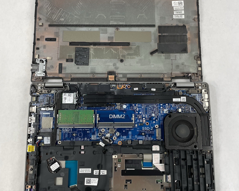 Dell Latitude 5520 15.6" i5-1135G7 2.40 GHz 8 GB RAM No SSD/OS/AC/Batt