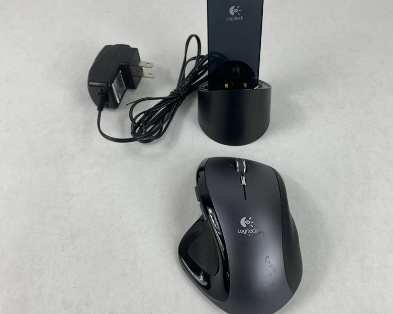 Logitech M-RBQ124 Wireless Mouse w/ Charging Station Untested