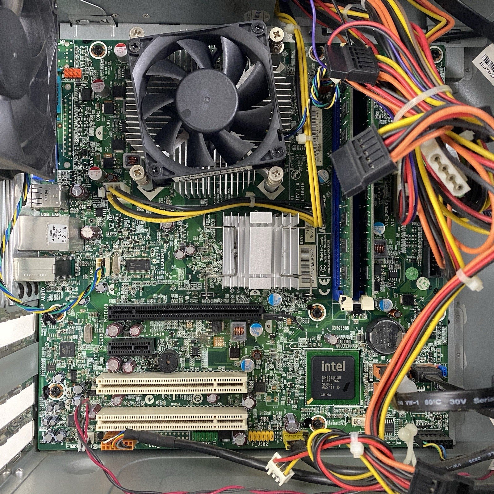Lenovo ThinkCentre M70e MT Intel Core 2 Duo E8400 3.00GHz 4GB RAM No HDD No OS