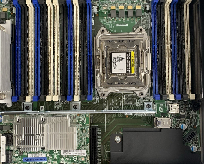 HP ProLiant DL380 Gen 9 1x Xeon E5-2640v4 2.4 GHz 16 GB Ram No HDD No OS No PSUs