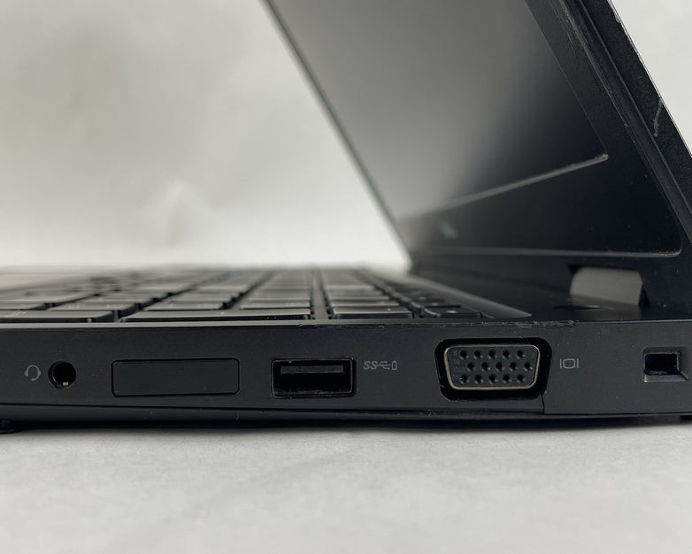Dell Latitude 5580 15.6" i5-7440HQ 2.8GHz 8GB RAM No SSD/OS/AC - Bad Hinge Cover