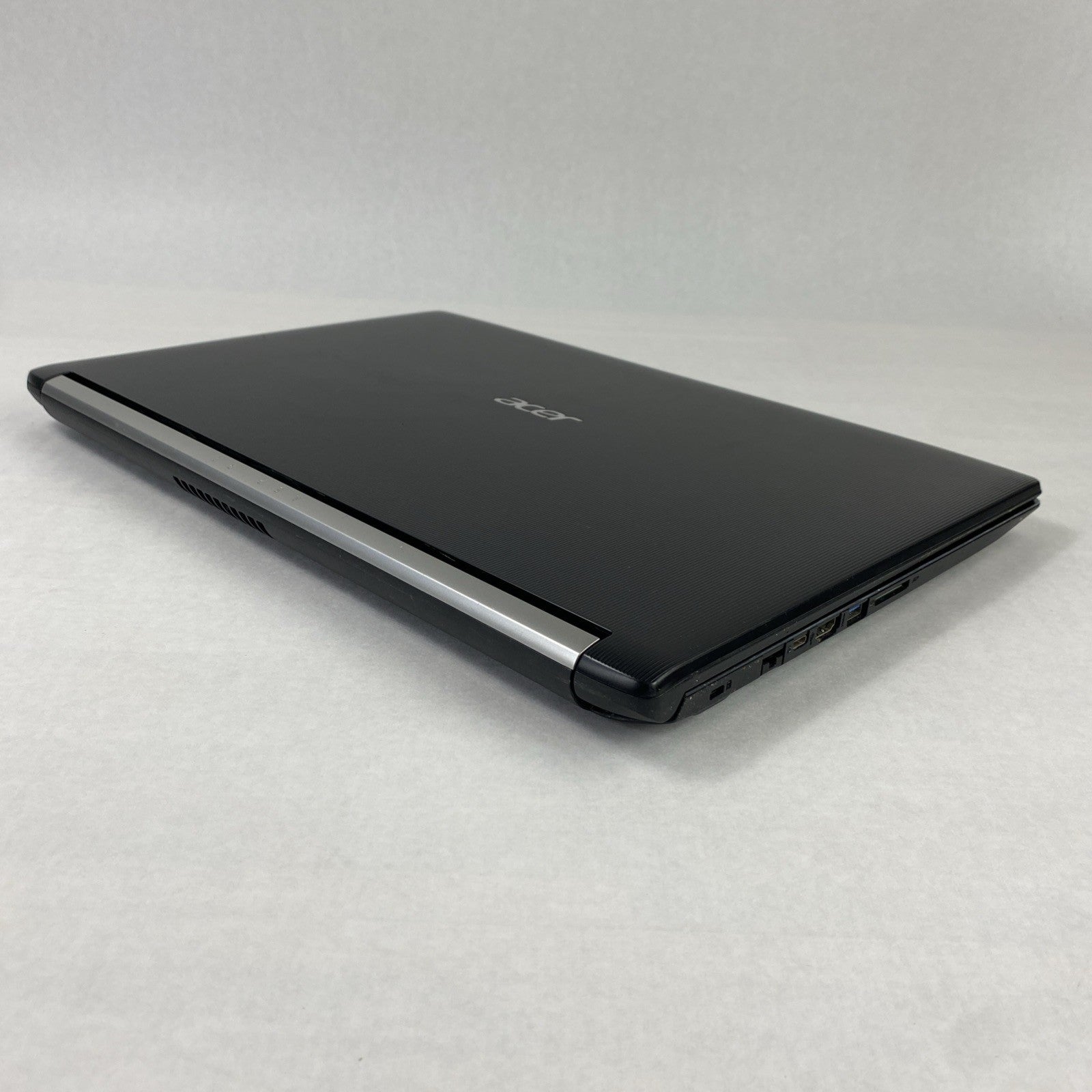 Acer Aspire A517-51 Core i7-8550U 1.8 GHz 8 GB RAM 17.3" No Battery No HDD No OS