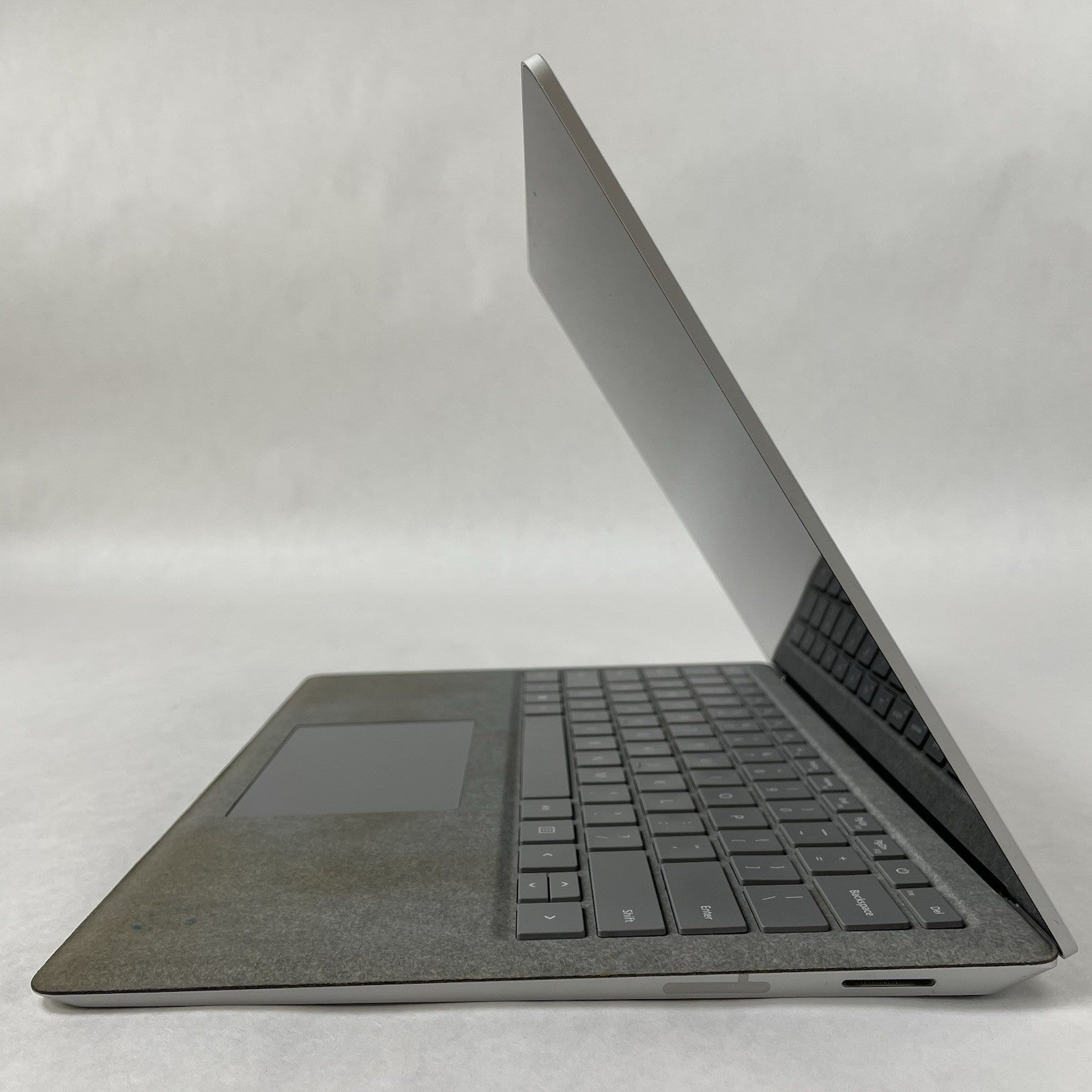 Microsoft Surface Laptop 13.3" i5-7200U 2.50 GHz 8 GB RAM 256 GB SSD Windows 115