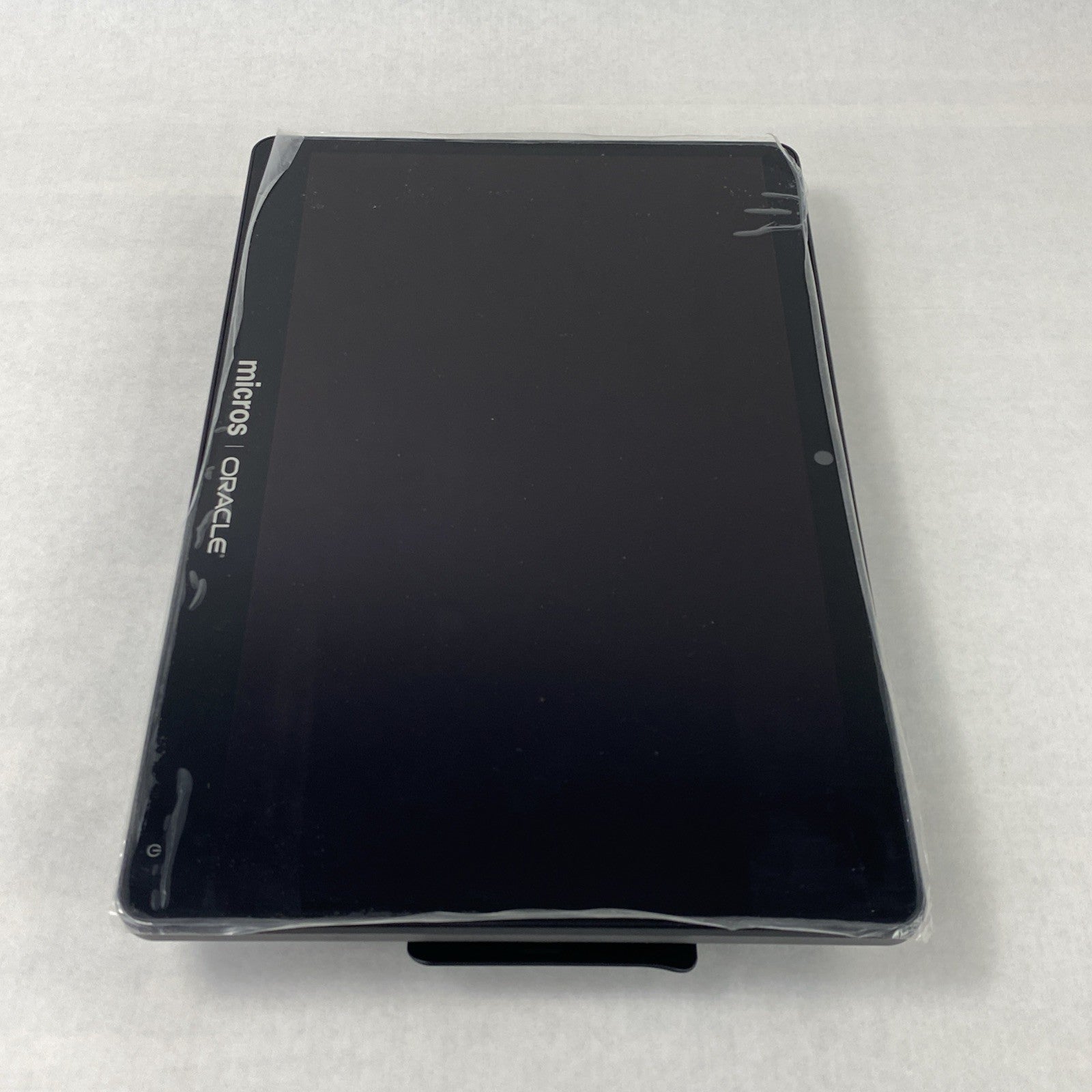 Oracle Micros Workstation 6 Series 2 Celeron 4305UE 2.0 GHz 8GB No SSD w/ Stand