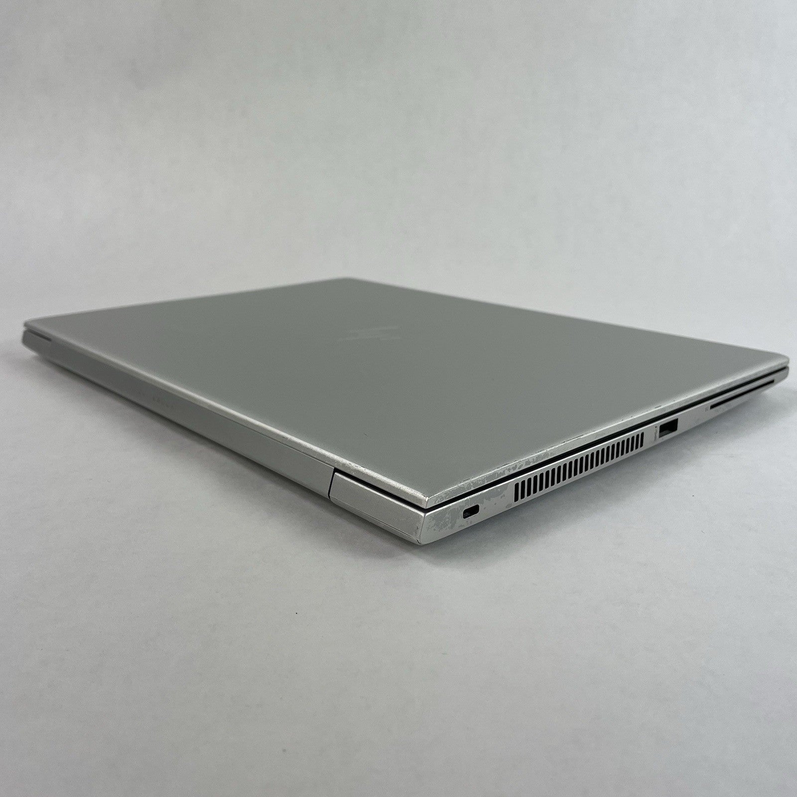 HP EliteBook 840 G6 14" i7-8665U 1.90 GHz 8 GB RAM No SSD/OS/AC - Worn Bottom11