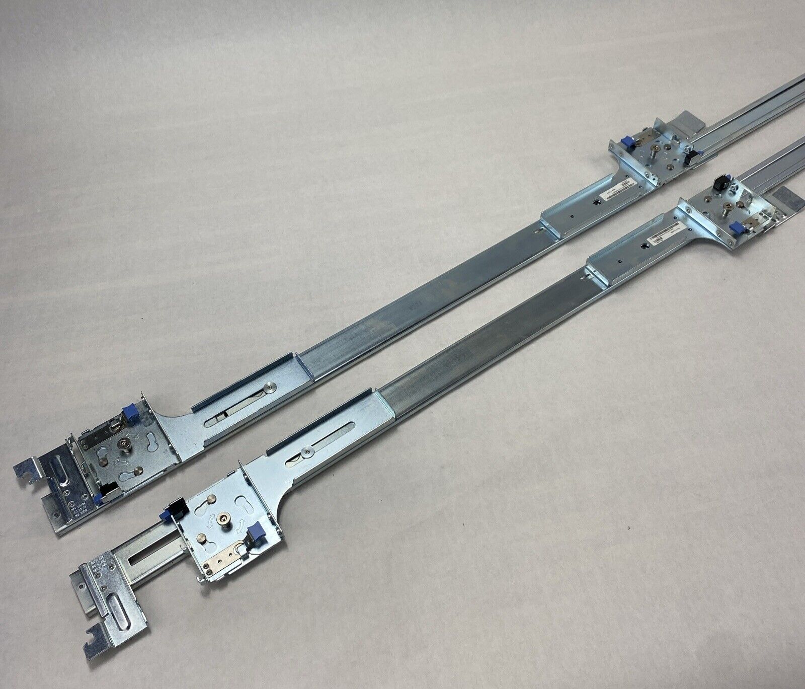Dell UN443 GM761 WC369 RP267 Left and Right 2U PowerEdge Server Rapid Rail Set