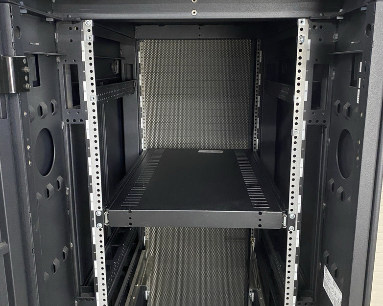 IBM 7014-T00 Enterprise 19" Rack Enclosure No Keys