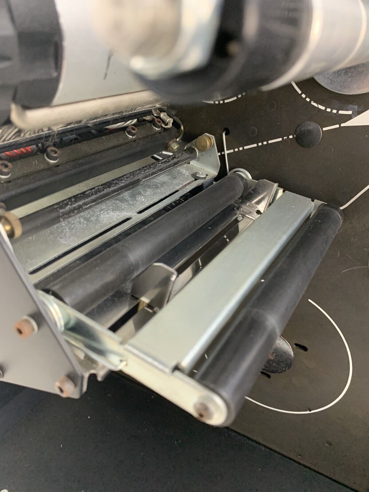 Zebra 140Xi III Label Thermal Printer 200 DPi Serial and Network Cracked Side