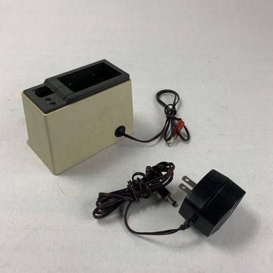 Motorola NLN5678A Battery Charger  and AC Adapter 120V 60Hz 4W