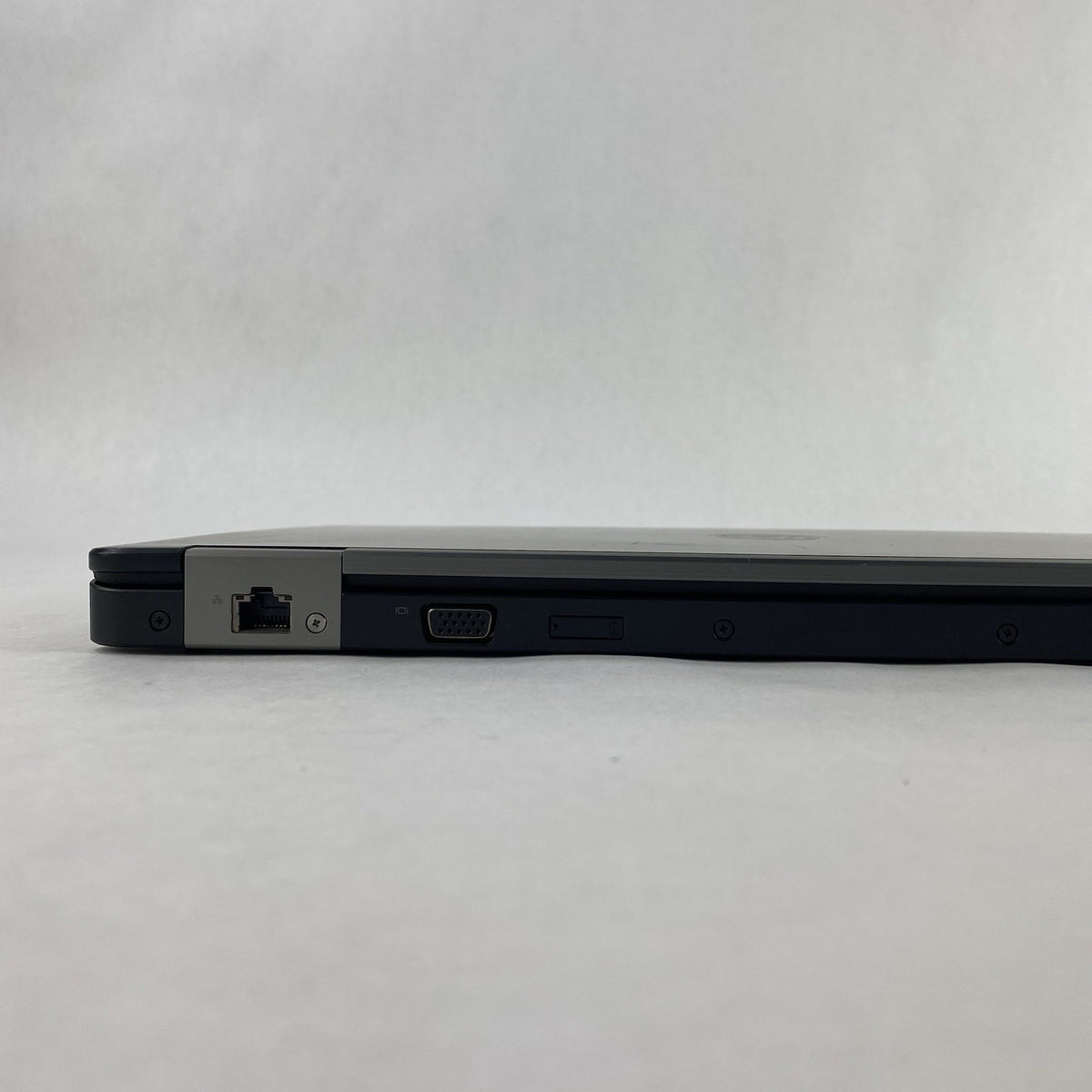Dell Latitude E5570 15.6" i5-6300U 2.4GHz 8GB RAM No SSD/OS/AC - READ11