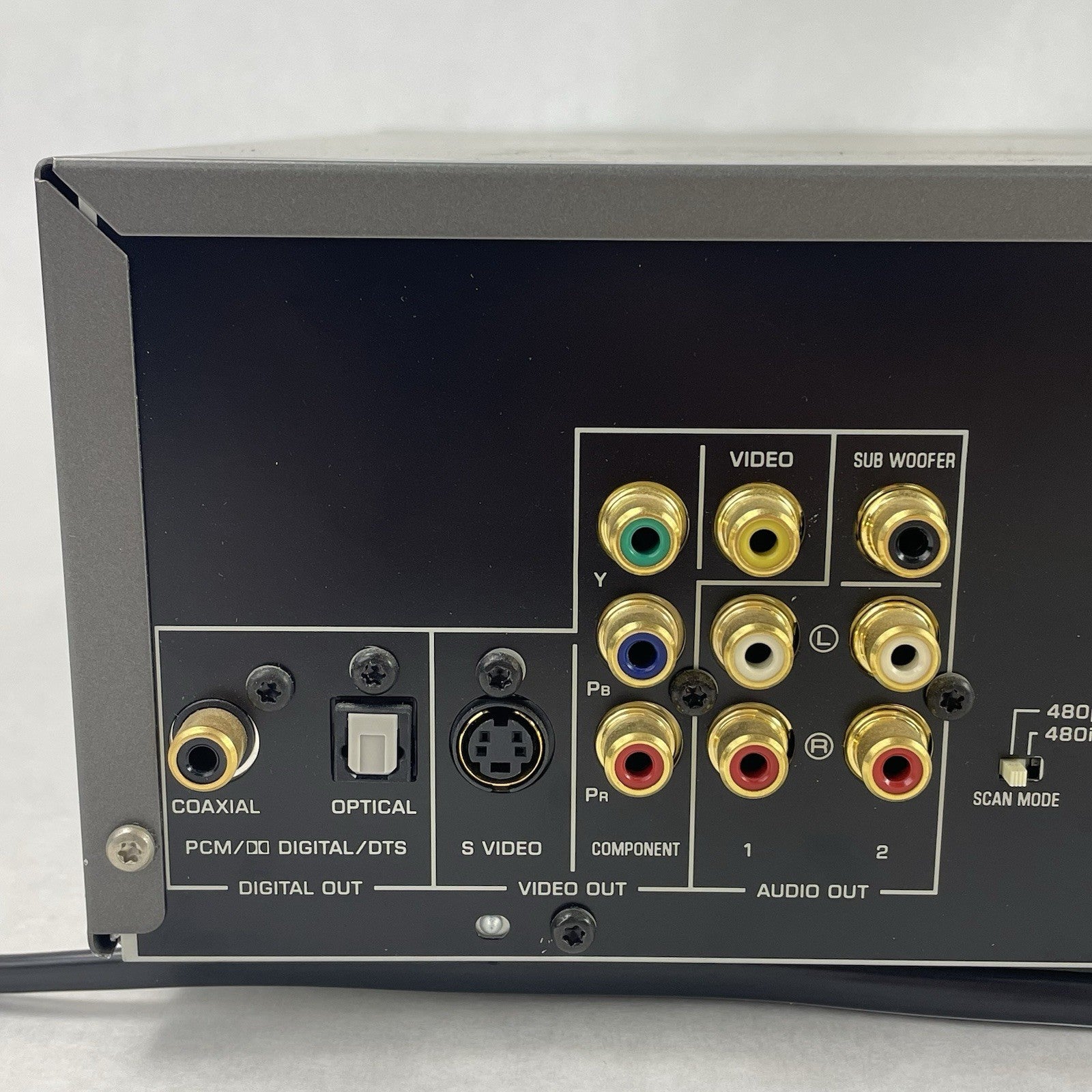 Yamaha DV-C6660 5 Disc DVD Player Power Tested No Remote