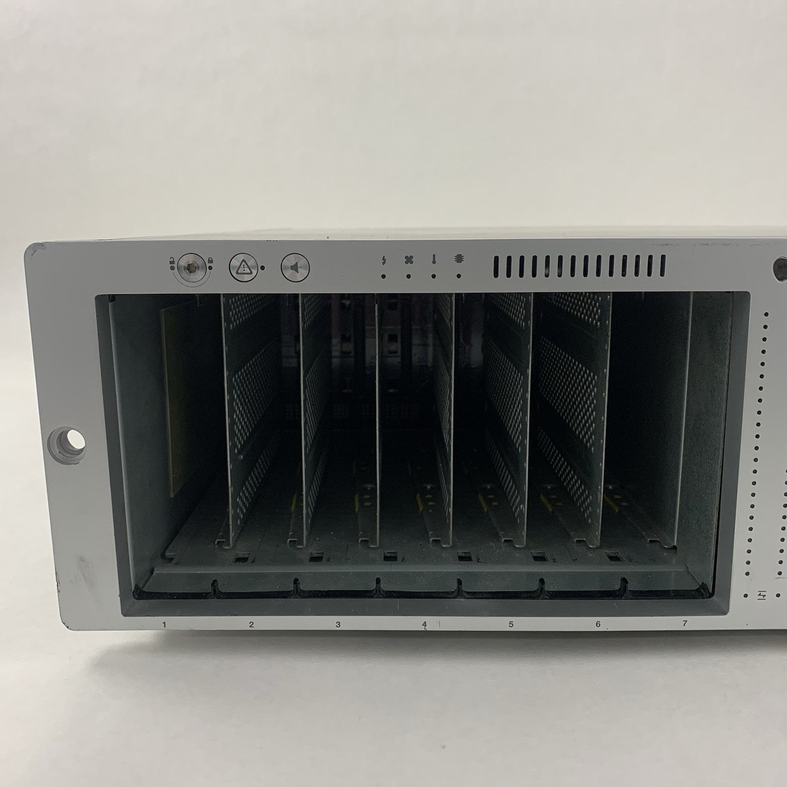 Apple Xserve Raid A1009 Network Enclosure w/ 2x 603-6332 1x PSU No HDDs No Caddy2
