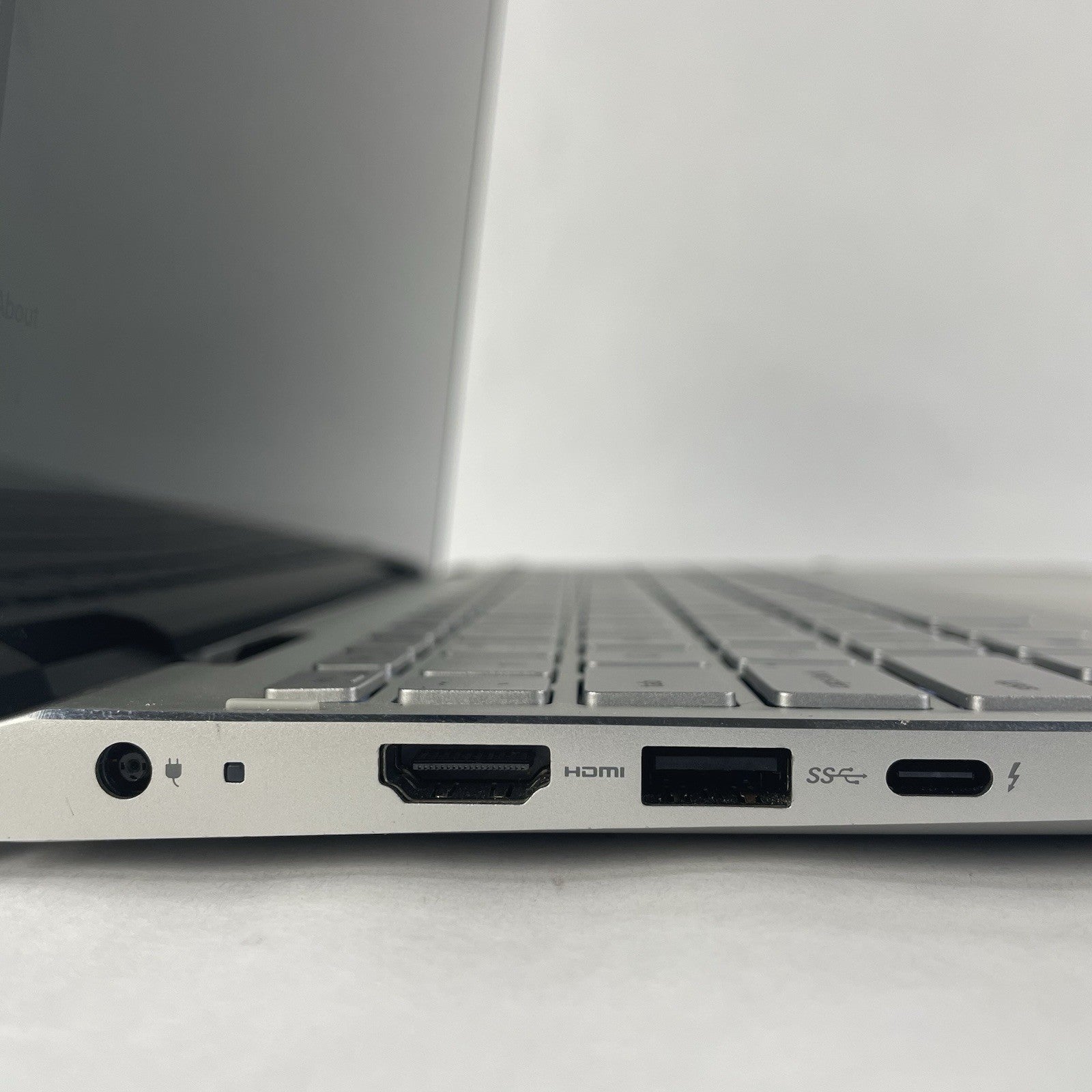 Dell Inspiron 7506 2in1 15.6" i5-1135G7 2.40 GHz 8 GB RAM No SSD/OS/AC7