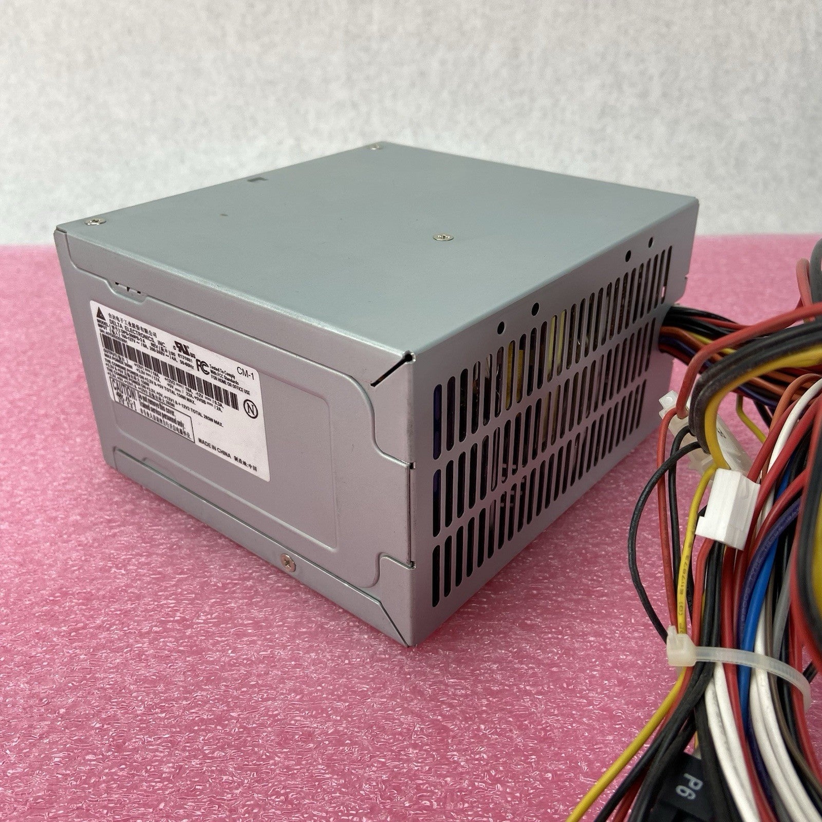 Delta Electronics DPS-300PB-3 A 300W ATX Power Supply0