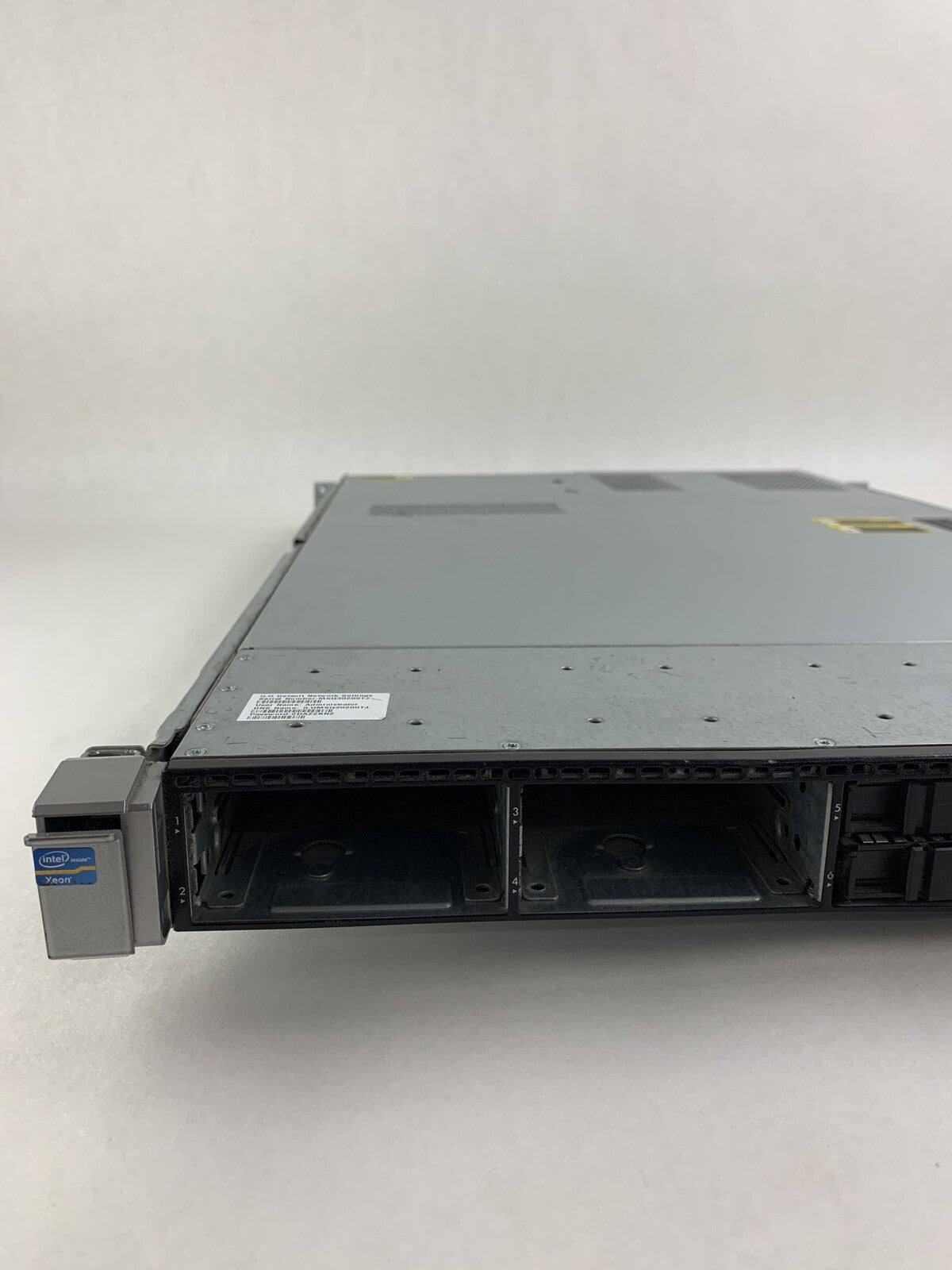 HP ProLiant DL360e Gen8 Intel Xeon E5- 2403 1.8 GHz 32 GB Ram No OS No HDD2