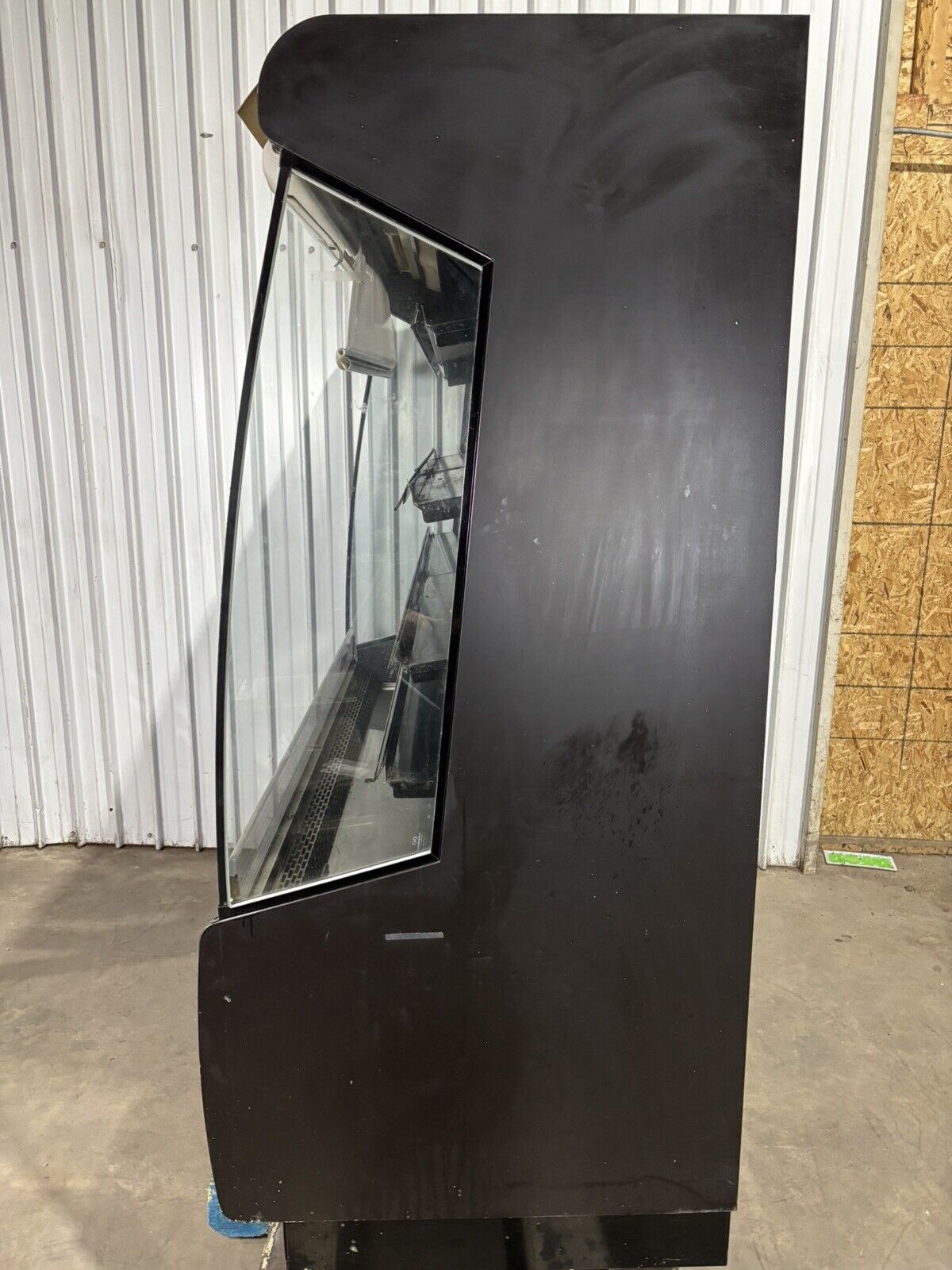 Federal Industries RSSM678R-3 Black 71" Self Serve Four Shelf Air Curtain Powers