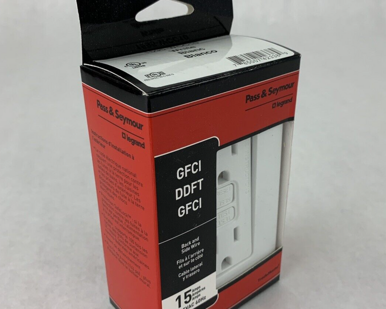 New Pass & Seymour LeGrand 1595-WCC10 GFCI Duplex Receptacle White