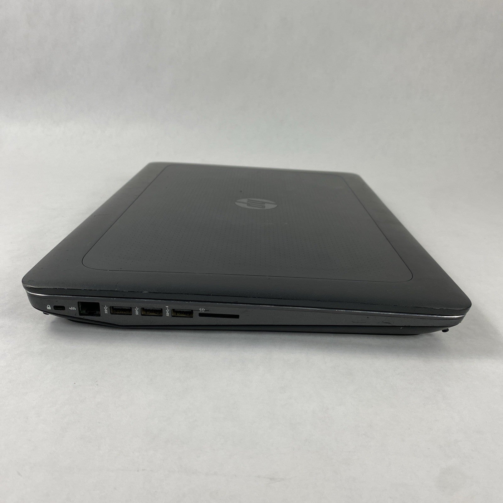 HP ZBook 17 G3 17.3" Xeon E3 1535M v5 2.90 GHz 16 GB RAM No SSD/OS/AC/Batt- READ8