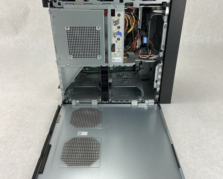 Dell Precision 3640 Tower Intel Core i7-10700K 3.8GHz 16GB RAM P2200 No HDD/OS