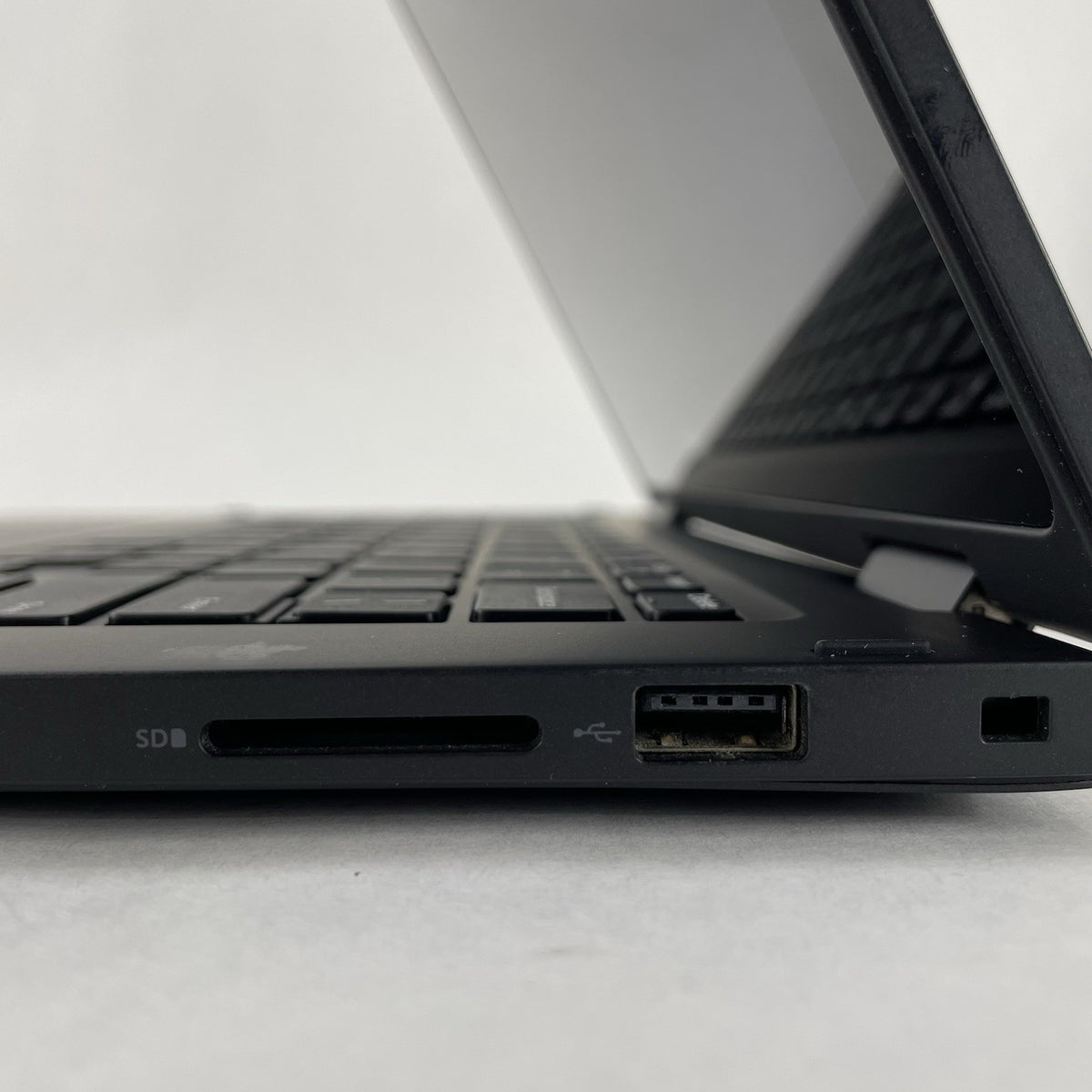 Dell Latitude 3390 13.3" i5-8350U 1.70 GHz 8 GB RAM No SSD/OS/AC/Batt7