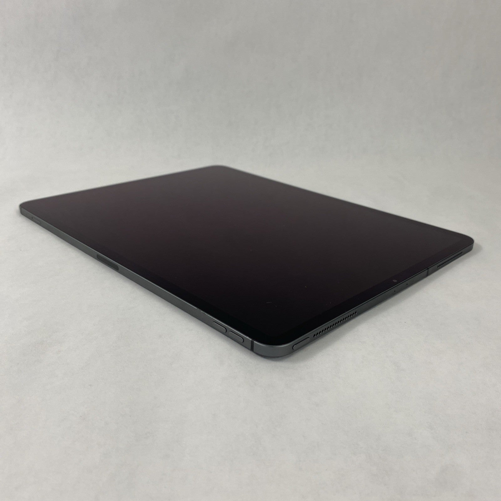 Apple iPad Pro 3rd Gen 12.9" A2014 64 GB Space Gray IOS 26.1