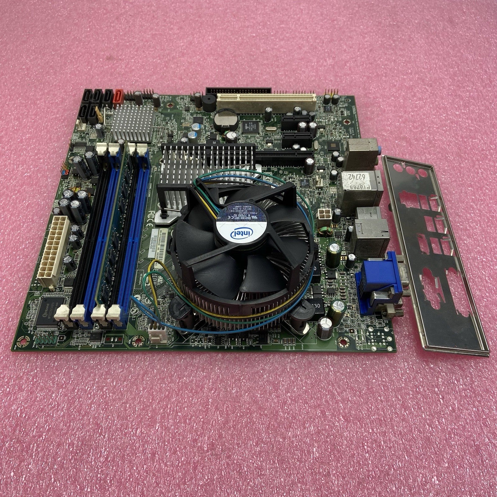 Intel DQ33JOE Motherboard Intel Core 2 Duo E6750 2.66GHz 2GB RAM w/IO Shield3
