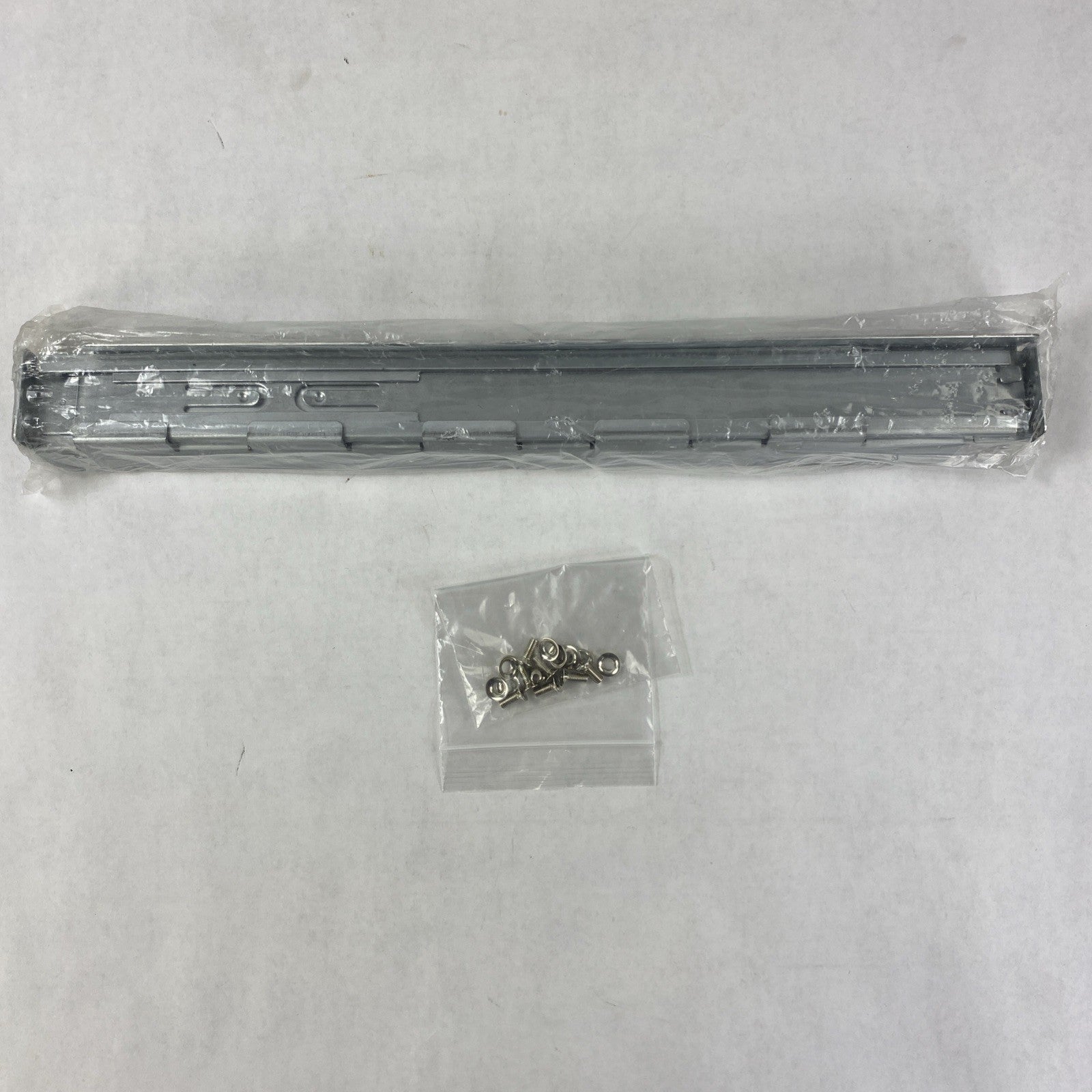 Eaton 730-B1093 B1093R050017 1U Rail Mount Kit4