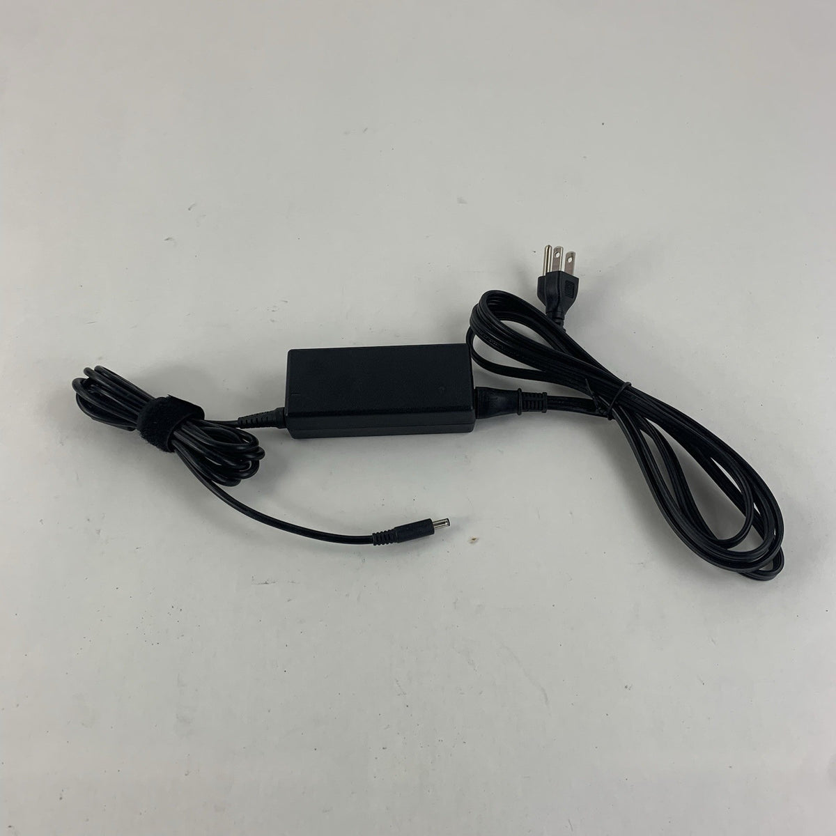 Dell LA65NS2-01 65W 19.5V 3.34A 4.5mm Small Barrel Charger AC Adapter - Lot of 45