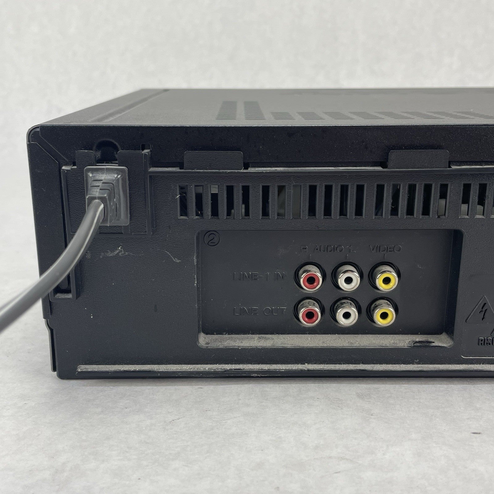 Sony SLV-677HF VCR 4-Head Hi-Fi Stereo VHS Player Recorder With Remote Works7