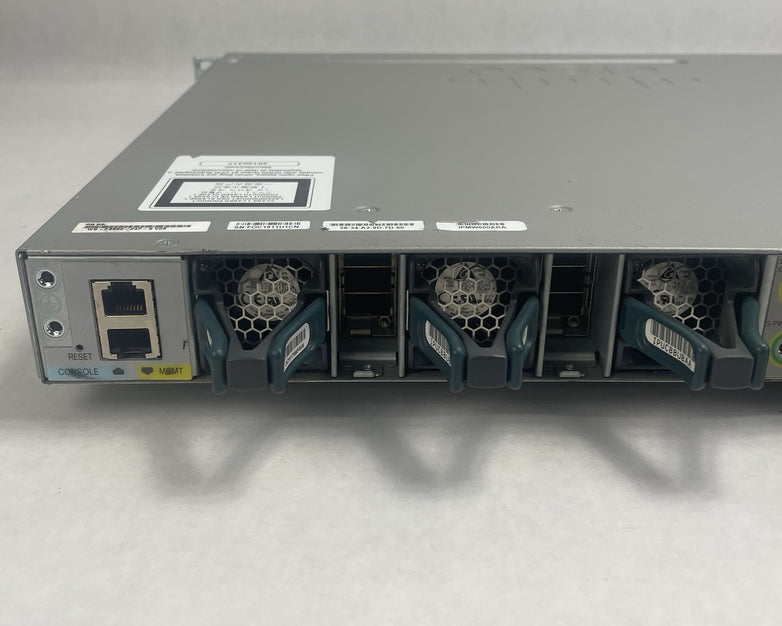 Cisco WS-C3850-24P-S V03 Switch 24-Port Gigabit PoE+ w/ 2x PSU Tested & Reset