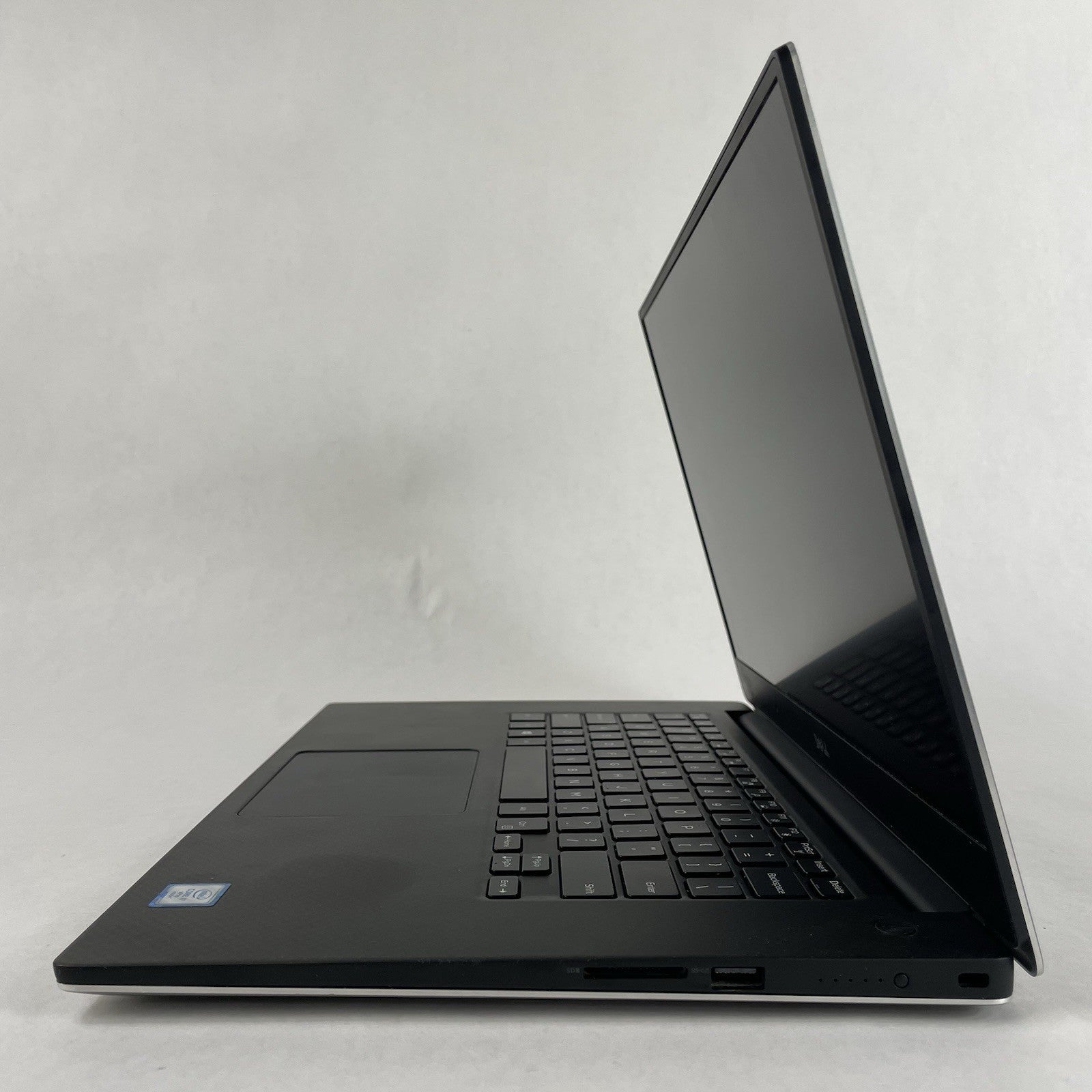 Dell Precision 5510 15.6" i7-6820HQ 2.70 GHz 8 GB RAM No SSD/OS/AC/Battery5