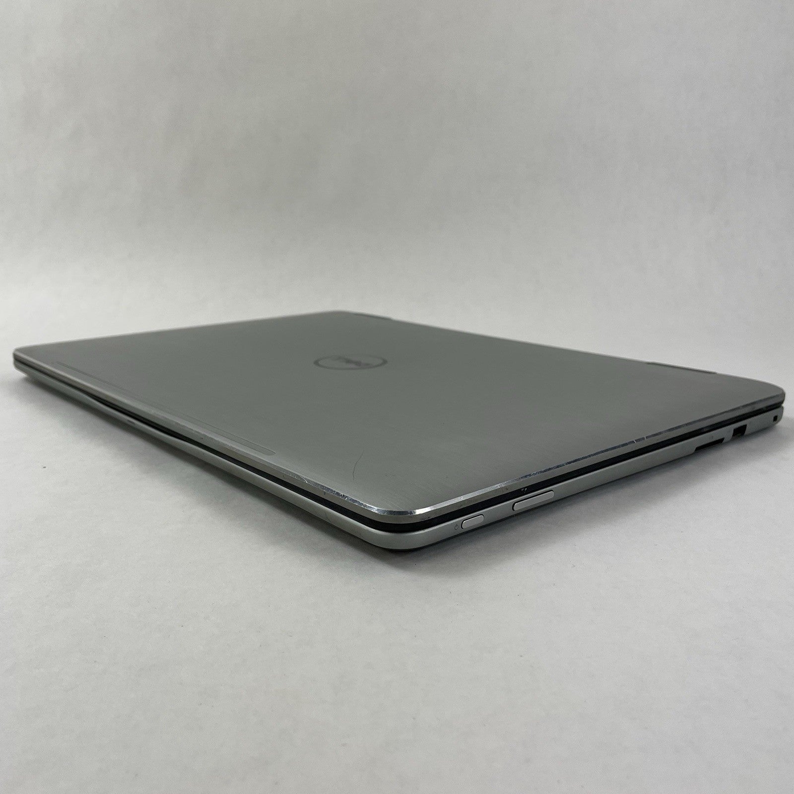 Dell Inspiron 17-7779 17.3" i7-7500U 2.70 GHz 16GB RAM NVIDIA GF108 No SSD/OS/AC12