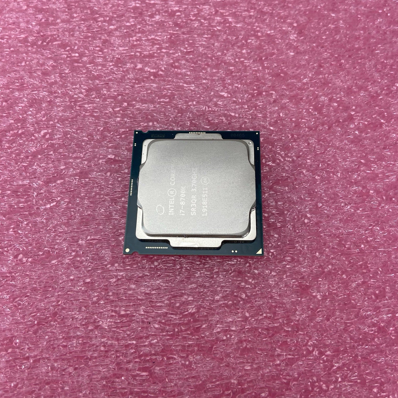 Intel Core i7-8700K SR3QR 3.7GHz Desktop CPU4