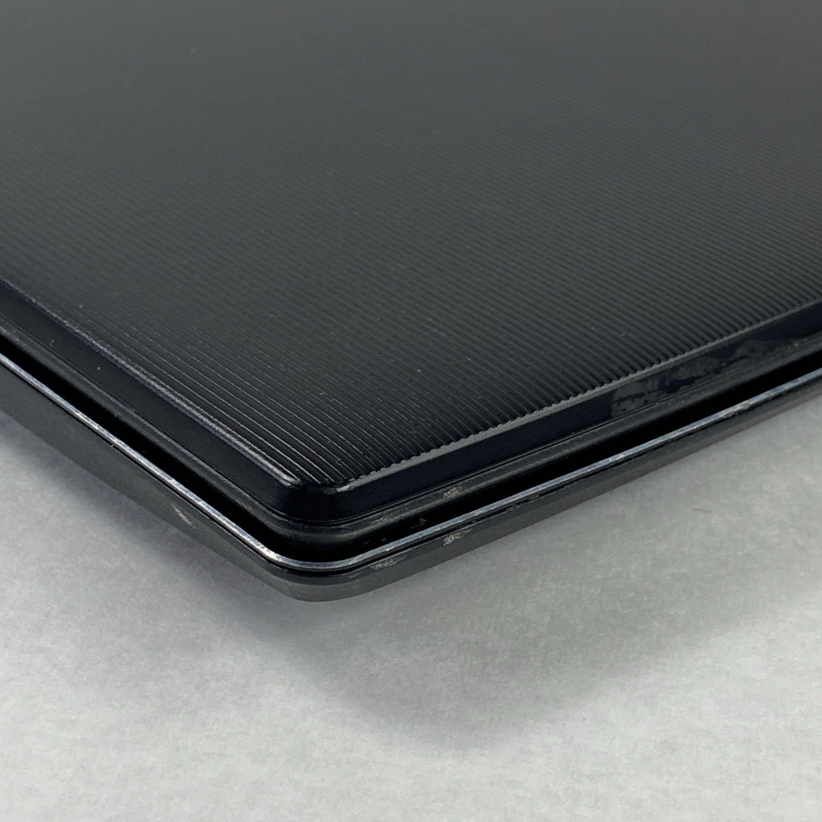 Acer Aspire A517-51 Core i7-8550U 1.8 GHz 8 GB RAM 17.3" No Battery No HDD No OS