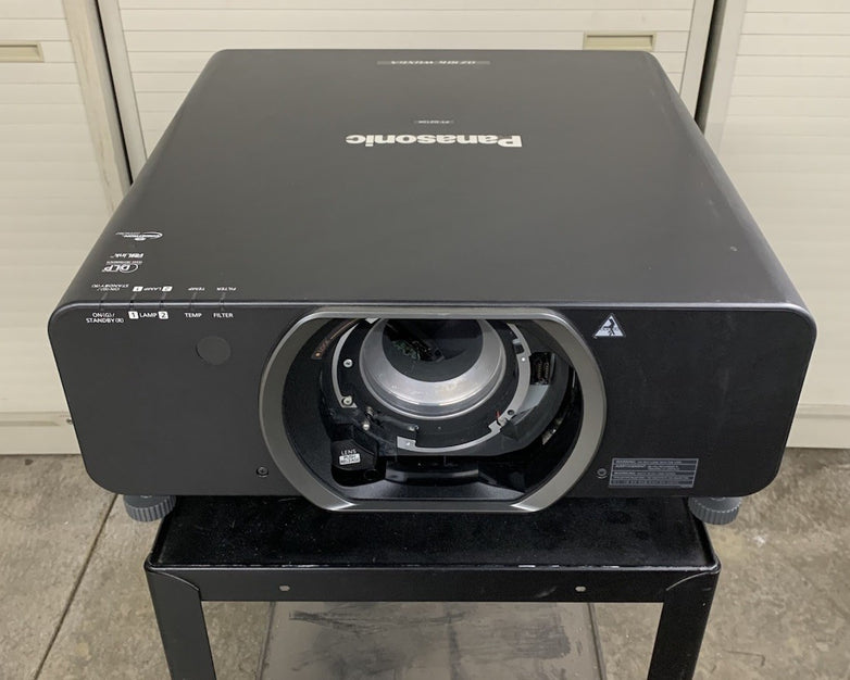 Panasonic PT-DZ10KU WUXGA DLP Lamp Projector Bad Lamp 1 - No Lens No Remote