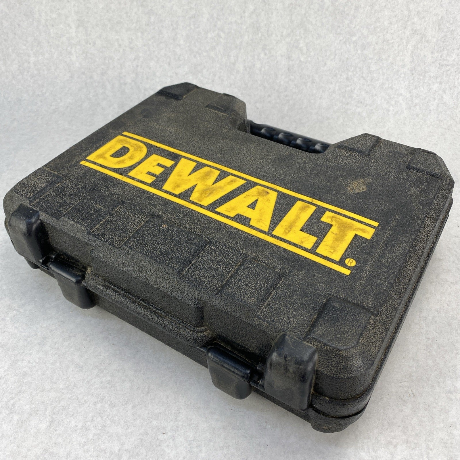 DEWalt 966 VSR Cordless Right angle Drill0