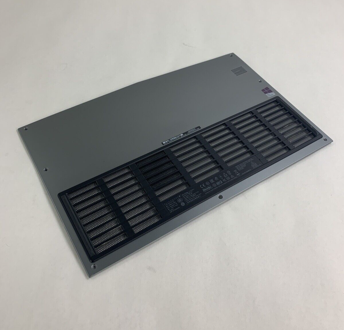 Alienware 17 R4 P31E001 2016 Keyboard Bottom Cover Only No Screws